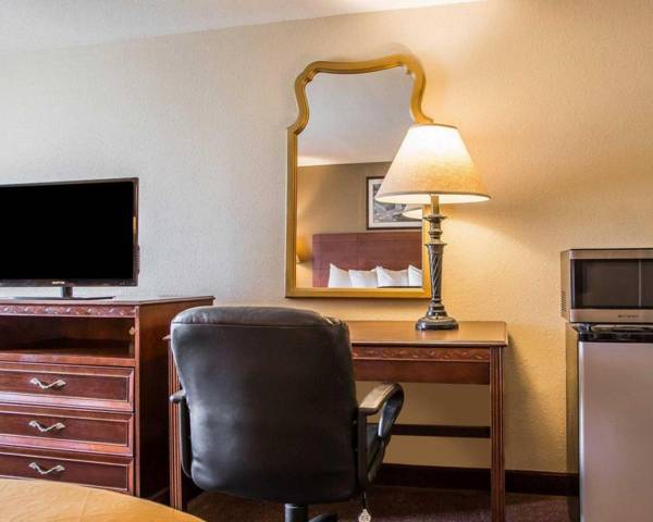 Workspace - Quality Inn & Suites Franklin