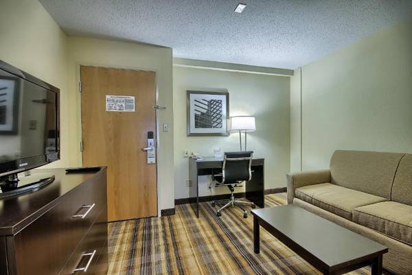 Workspace - Holiday Inn Express Hotel & Suites Grove City an IHG Hotel