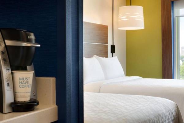 Holiday Inn Express & Suites Heath - Newark an IHG Hotel