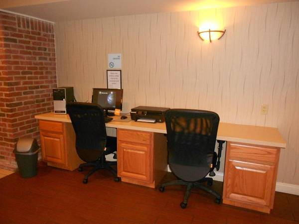 Workspace - Holiday Inn Express Hotel & Suites Lancaster