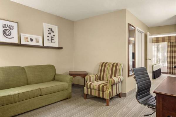 Workspace - Country Inn & Suites by Radisson Lima OH
