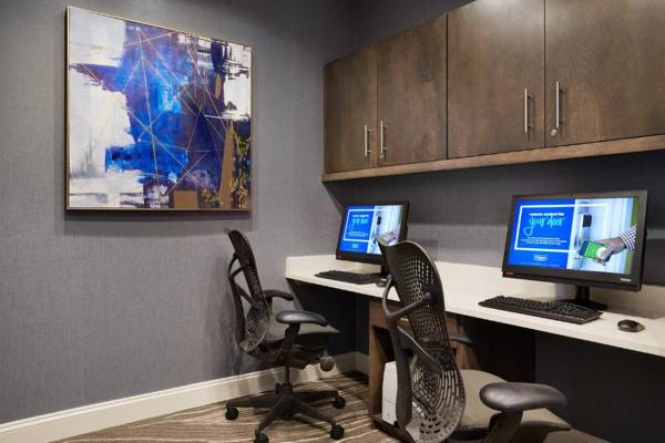 Workspace - Hilton Garden Inn Cincinnati Northeast