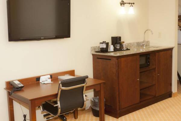 Workspace - Country Inn & Suites by Radisson Macedonia OH