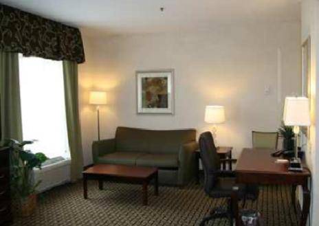 Workspace - Hampton Inn & Suites Cleveland-Mentor