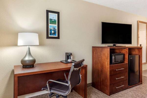 Workspace - Comfort Inn & Suites Middletown - Franklin