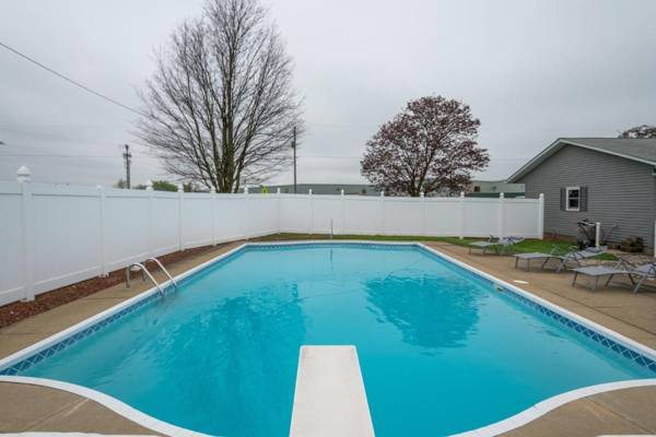 3br with Private Pool in the heart of Amish country