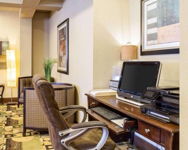 Workspace - Quality Inn & Suites Oakwood Village