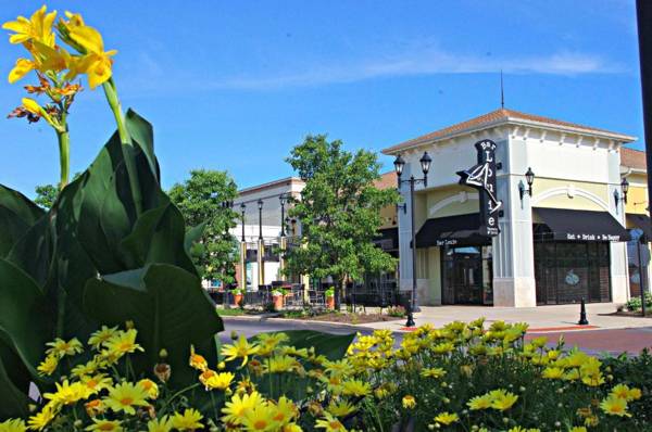 Holiday Inn Express & Suites Toledo South-Perrysburg an IHG Hotel