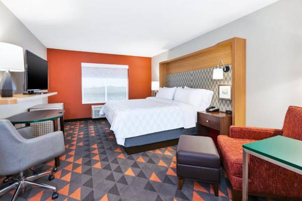 Workspace - Holiday Inn & Suites - Toledo Southwest - Perrysburg an IHG Hotel