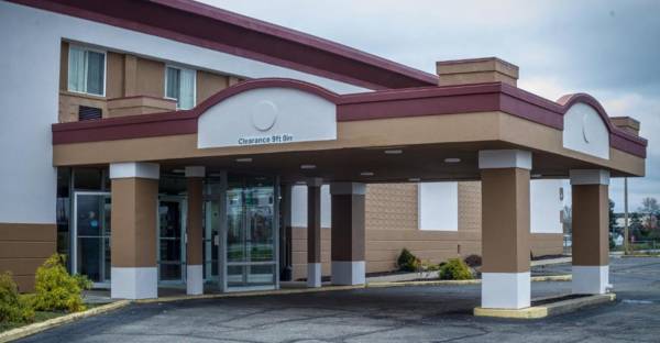 Red Roof Inn & Suites Piqua - I-75