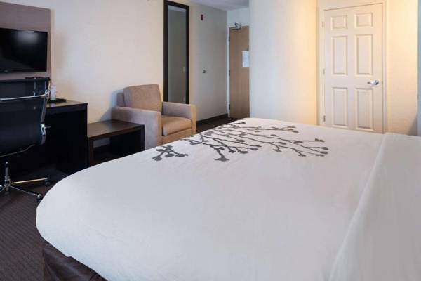 Workspace - Sleep Inn & Suites Port Clinton