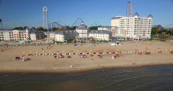 Cedar Point Hotel Breakers