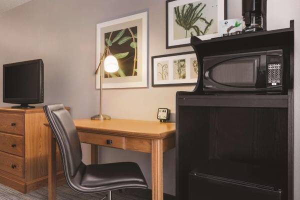 Workspace - Country Inn & Suites by Radisson Springfield OH