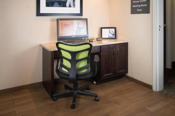 Workspace - Hampton Inn Tiffin