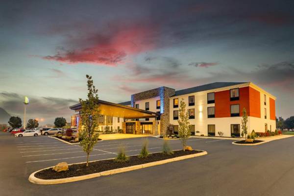 Holiday Inn Express & Suites Troy an IHG Hotel