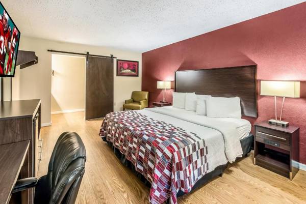 Red Roof Inn & Suites Wapakoneta