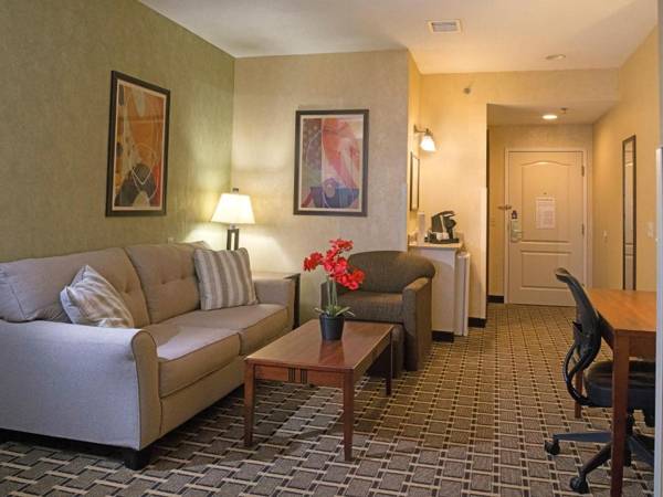 Workspace - Holiday Inn Express Hotel & Suites Youngstown North-Warren/Niles an IHG Hotel