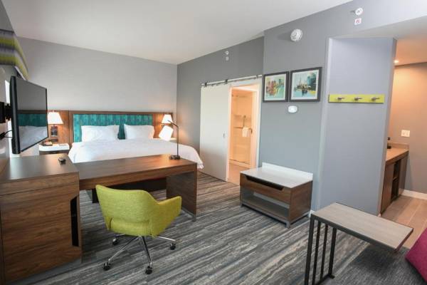 Workspace - Hampton Inn & Suites Cincinnati Liberty Township