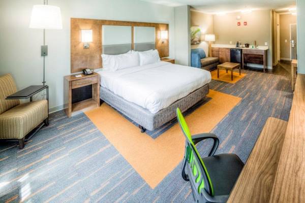 Holiday Inn Express & Suites Cleveland/Westlake an IHG Hotel