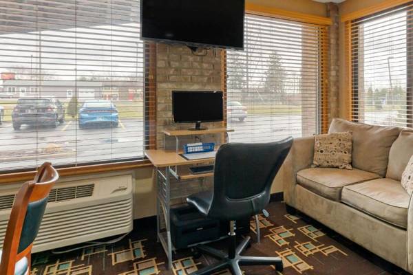 Workspace - Quality Inn-Wooster