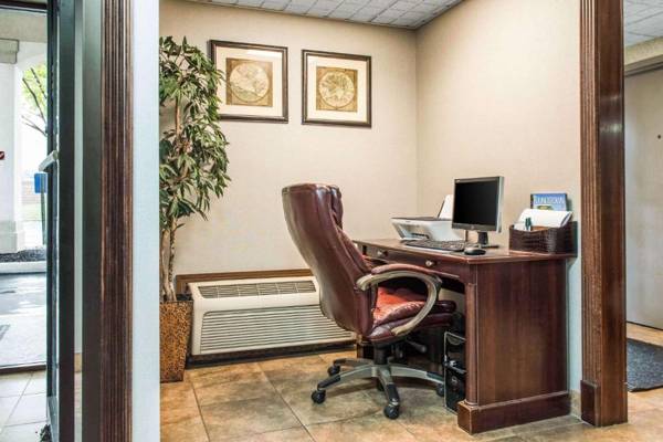 Workspace - Quality Inn Austintown-Youngstown West