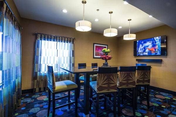 Holiday Inn Express Hotel & Suites Edmond an IHG Hotel