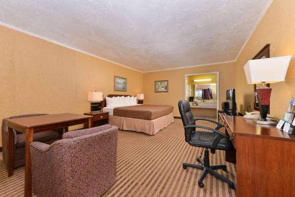 Workspace - Executive Plus Inn and Suites