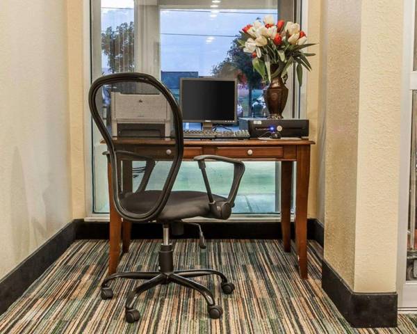 Workspace - Comfort Inn & Suites