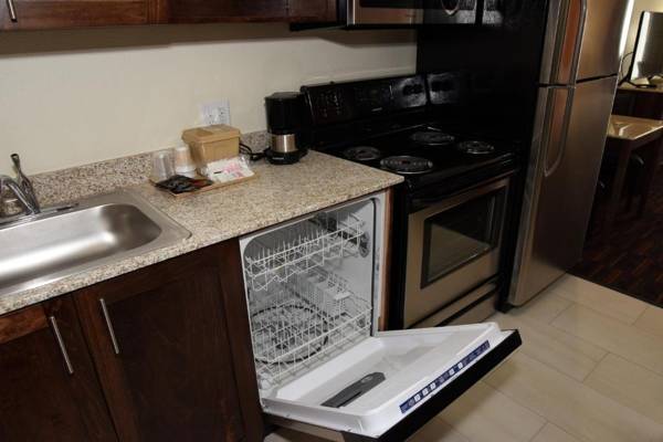 Home Away Kitchen Suites Enid