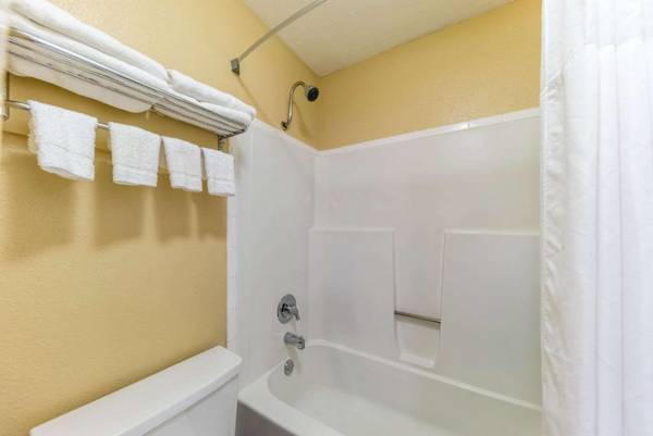 Quality Inn Glenpool - Tulsa