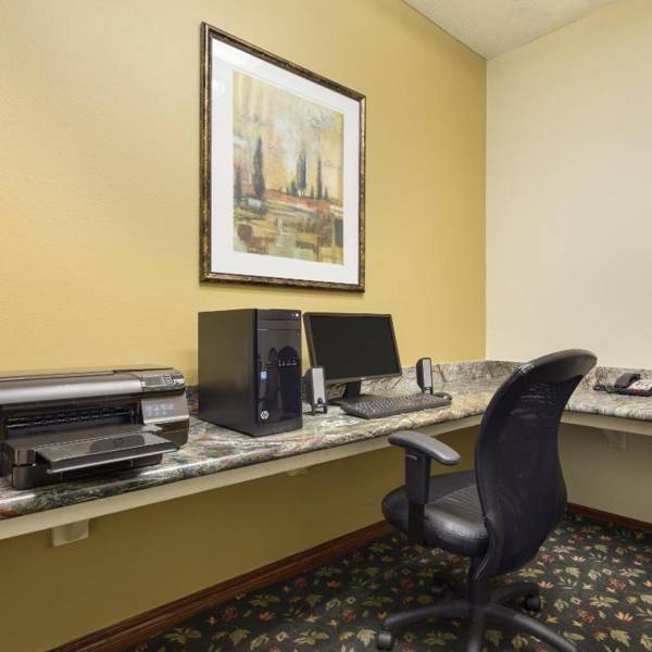 Workspace - Country Inn & Suites by Radisson Norman OK