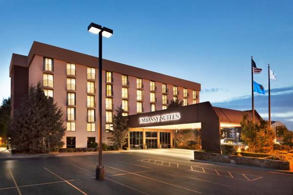 Embassy Suites Oklahoma City Will Rogers World Airport