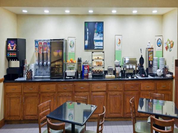 Country Inn & Suites by Radisson Oklahoma City at Northwest Expressway OK