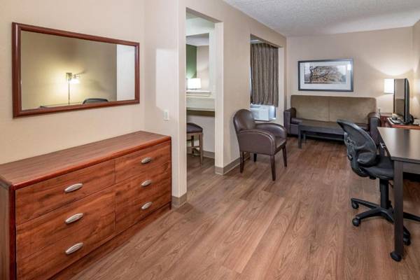 Workspace - Extended Stay America Suites - Oklahoma City - Northwest