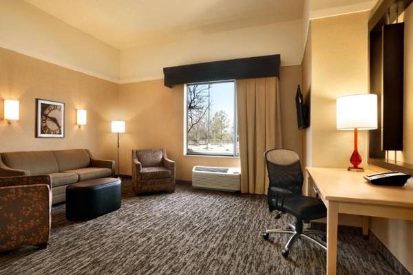 Workspace - DoubleTree by Hilton Hotel Oklahoma City Airport