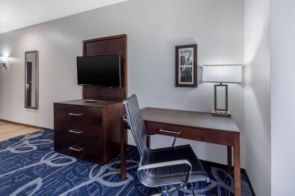 Workspace - Comfort Inn & Suites Oklahoma City