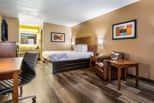 Workspace - SureStay Plus Hotel by Best Western Poteau