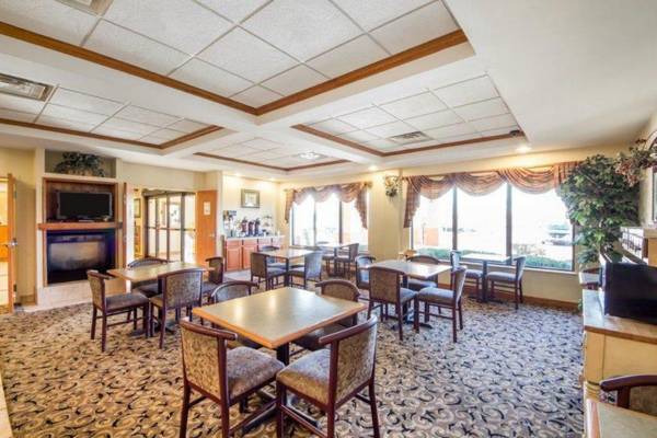 Quality Inn & Suites MidAmerica Industrial Park Area