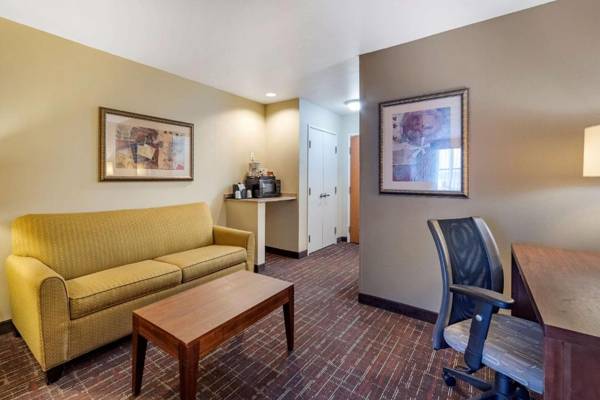 Workspace - Comfort Inn & Suites Shawnee North near I-40