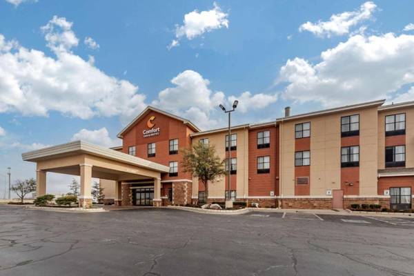 Comfort Inn & Suites Shawnee North near I-40