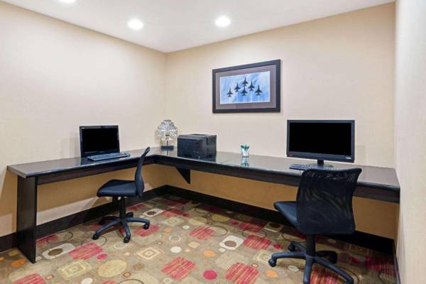 La Quinta by Wyndham Stillwater -University Area