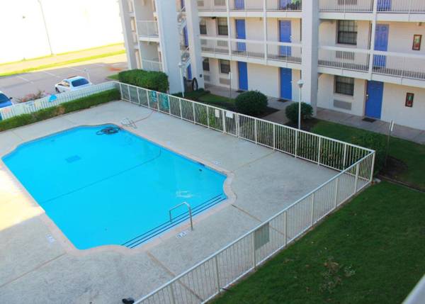 Baymont by Wyndham Tulsa Broken Arrow