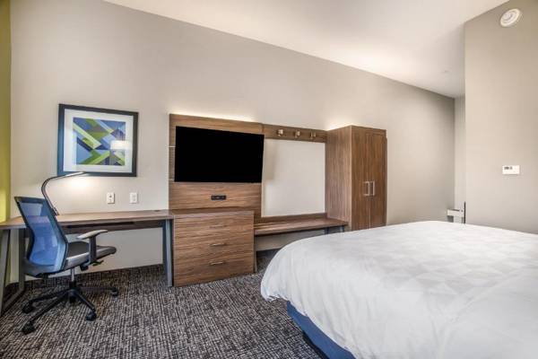 Workspace - Holiday Inn Express & Suites Tulsa East - Catoosa an IHG Hotel