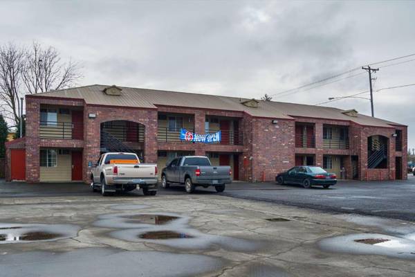 Motel 6-Canby OR