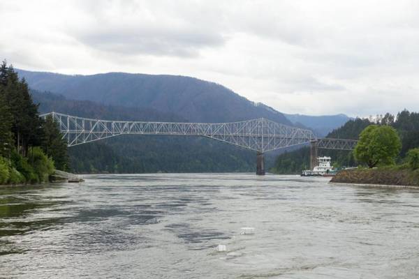 Columbia Gorge Inn