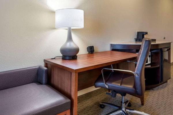 Workspace - Comfort Suites Eugene