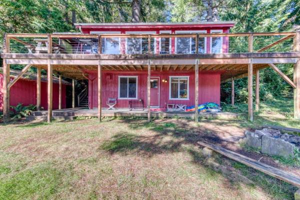 Rustic Retreat on Mercer Lake