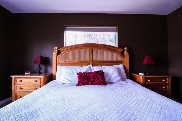 West Sail-River/Mt Vw-5BR/2.5B