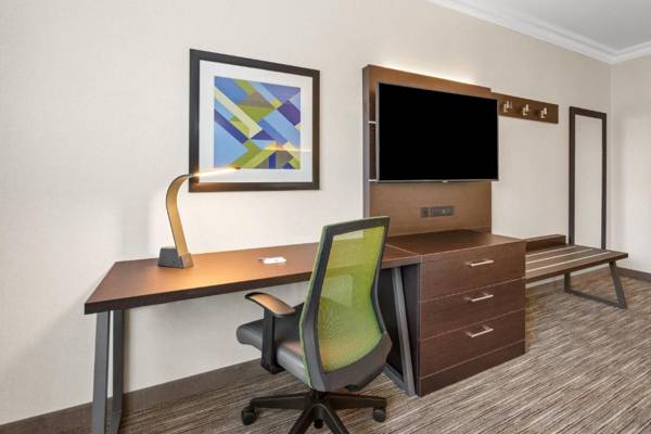 Workspace - Holiday Inn Express Hotel & Suites Klamath Falls Central an IHG Hotel