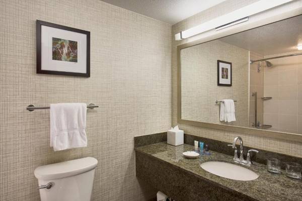 Crowne Plaza Portland - Lake Oswego an IHG Hotel